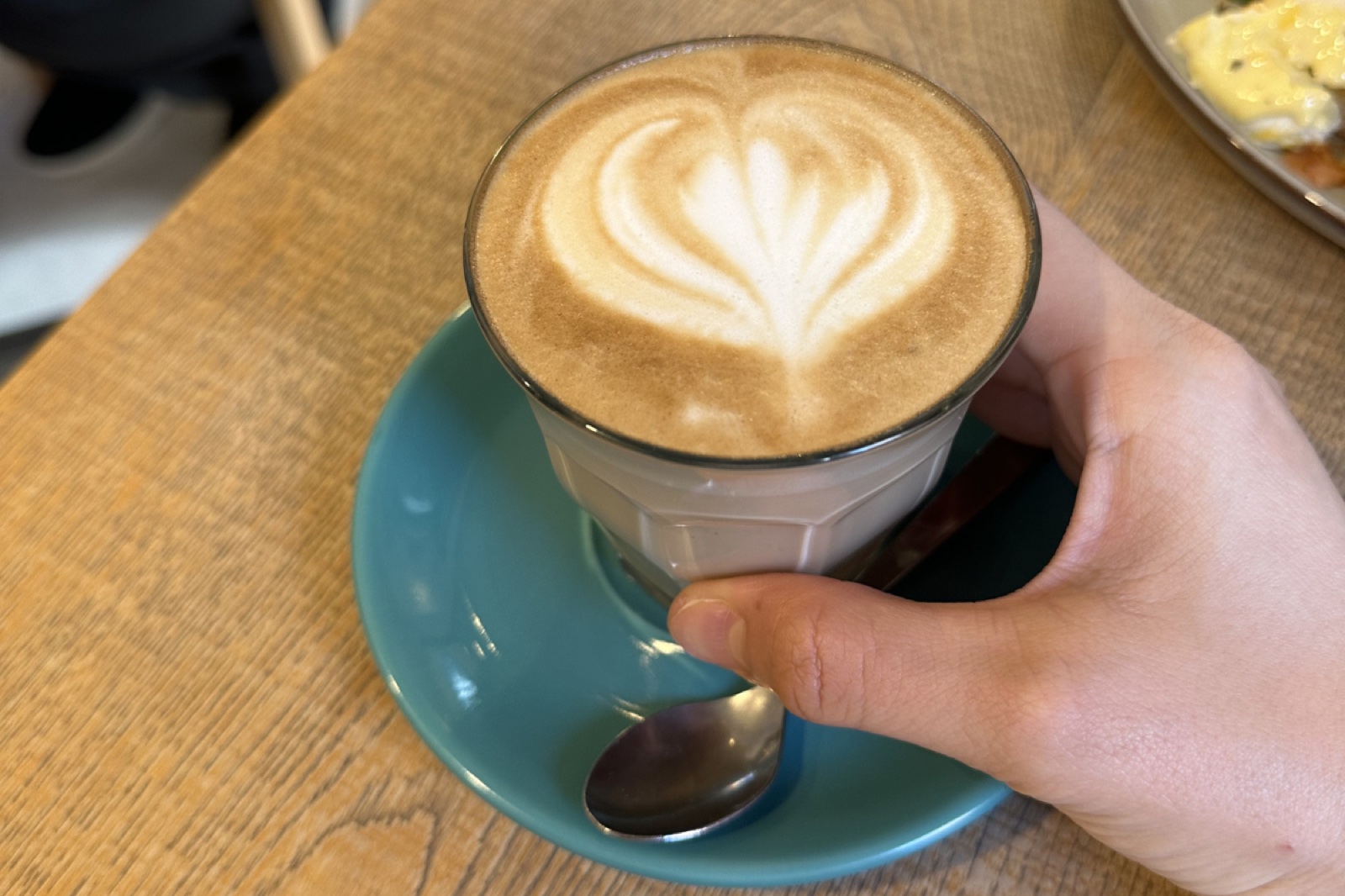 ラテアートが美しいカフェラテ